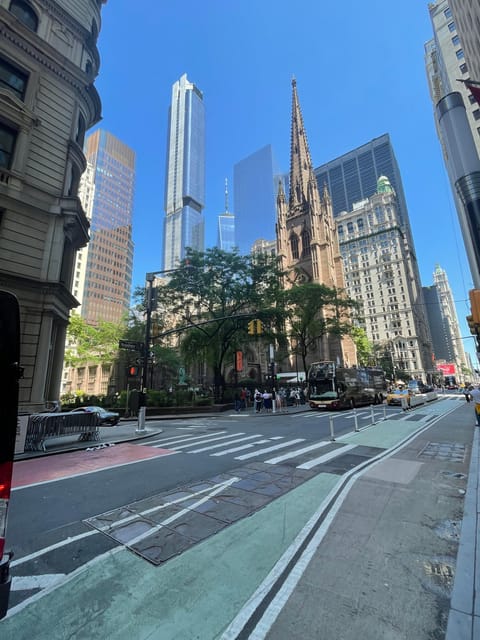#1 Six Hour Bus Tour and Boat Ride By The Statue of Liberty - Greenwich Village and Washington Square Park