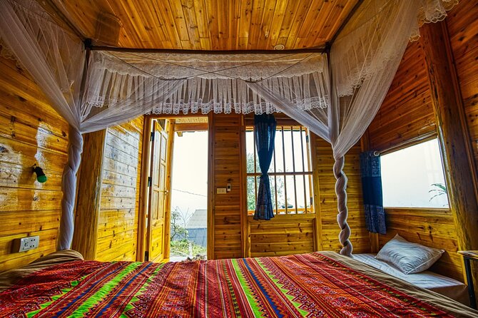 2-Day Trekking Adventure of Sapa from Hanoi with Night Bus - Lunch and the approach to Ta Van Village