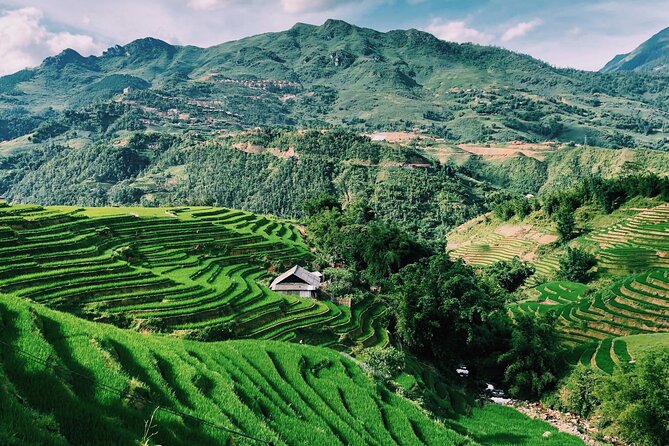 2-Day Trekking in Sa Pa from Ha Noi by sleeping bus - From Hanoi to Sa Pa by sleeping bus