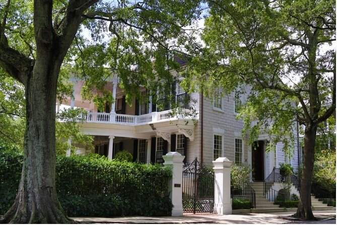 90 Minute Sightseeing Bus Tour of Historic Charleston - Key points at a glance