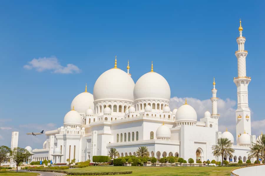 Abu Dhabi: Big Bus Hop-On Hop-Off Sightseeing Tour - The Corniche, Beaches, and Waterfront Views