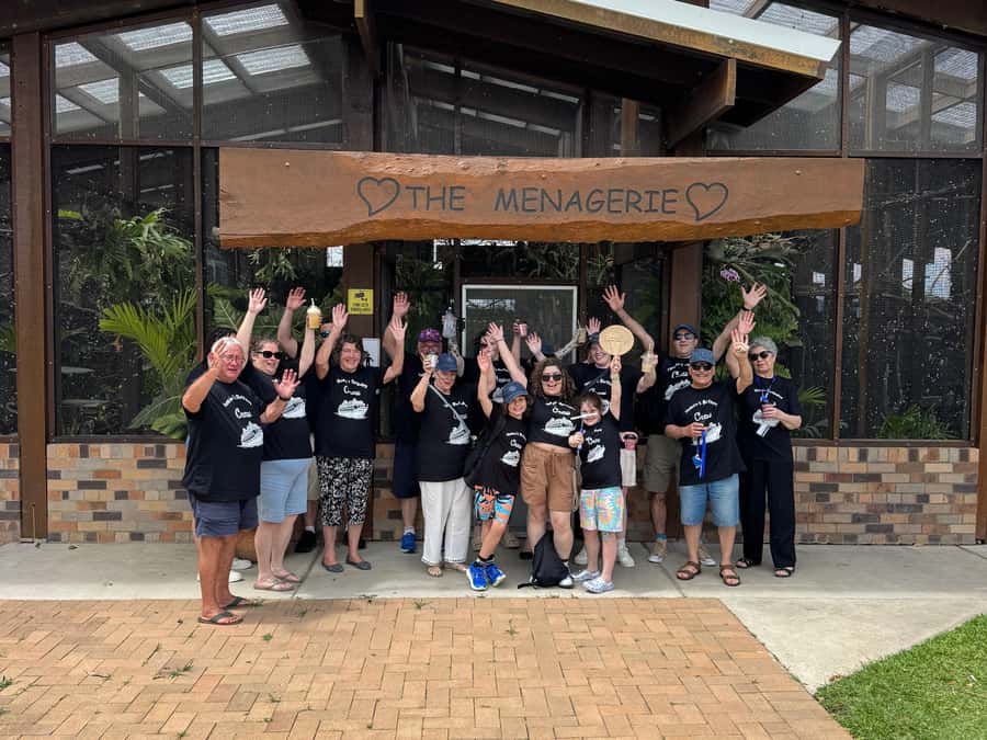 Airlie Beach: Sightseeing Bus Tour - Guides make or break the experience