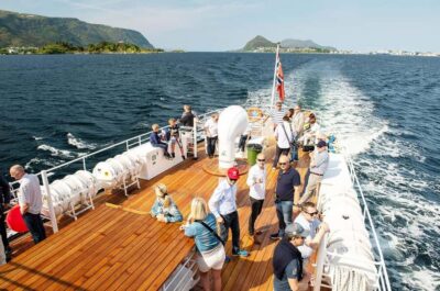Ålesund to Geiranger Fjord Boat Tour with Return Bus Tour