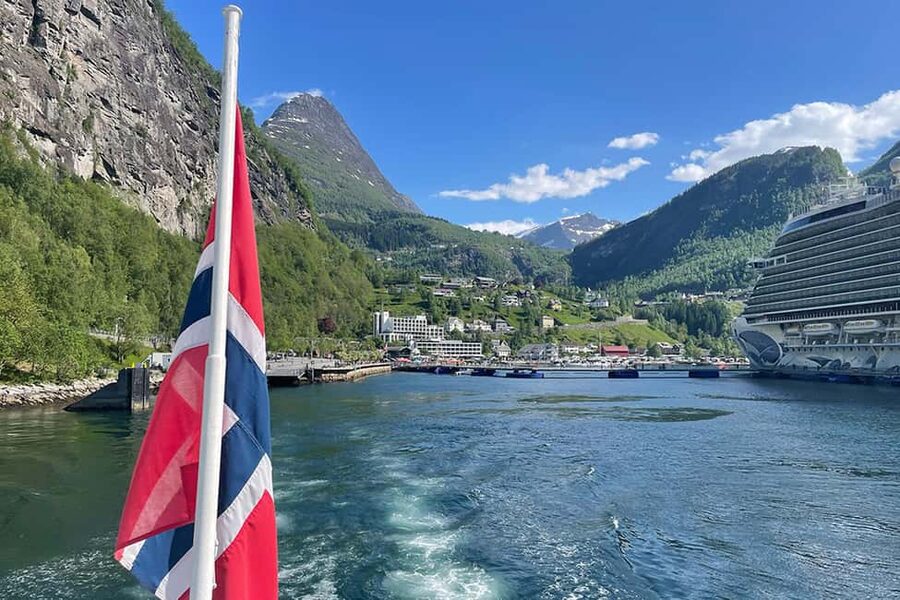 Ålesund to Geiranger Fjord Boat Tour with Return Bus Tour - Two hours in Geiranger: scenic, useful, and sometimes crowded