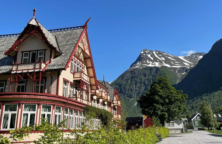 Ålesund to Geiranger Fjord Boat Tour with Return Bus Tour - Eagle Road and the Ørnesvingene viewpoint