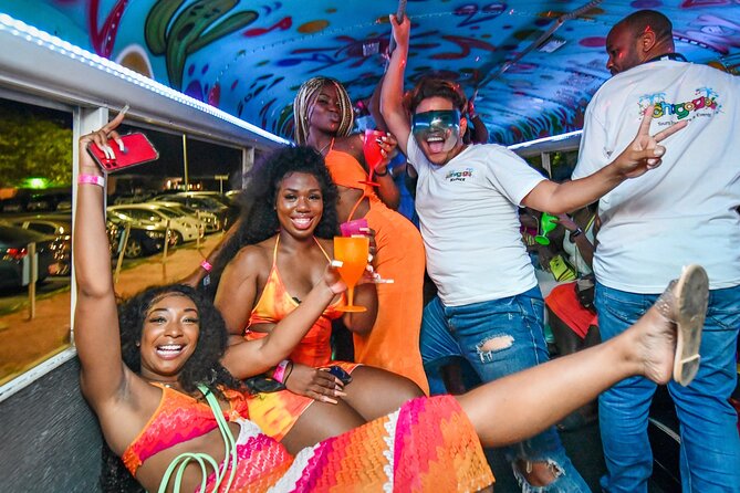 Aruba Nightlife and Barhopping on Chogogo Party Bus - What makes this Aruba night out different
