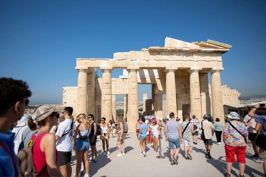 Athens: Hop-On-Hop-Off & Acropolis & Acropolis Mus.& 3 audio - Entering the Acropolis at your selected time