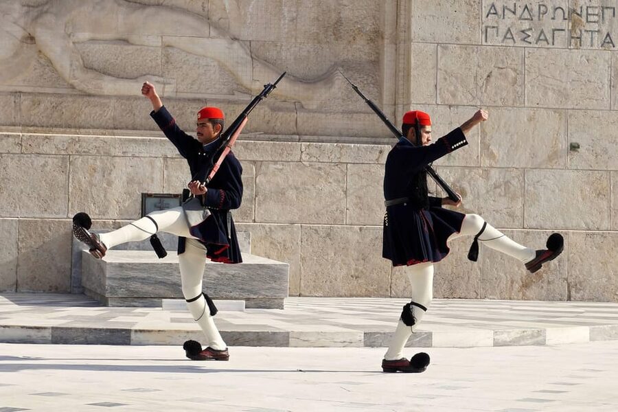 Athens: Hop-On-Hop-Off & Acropolis & Acropolis Mus.& 3 audio - Wandering through Plaka with an audio guide