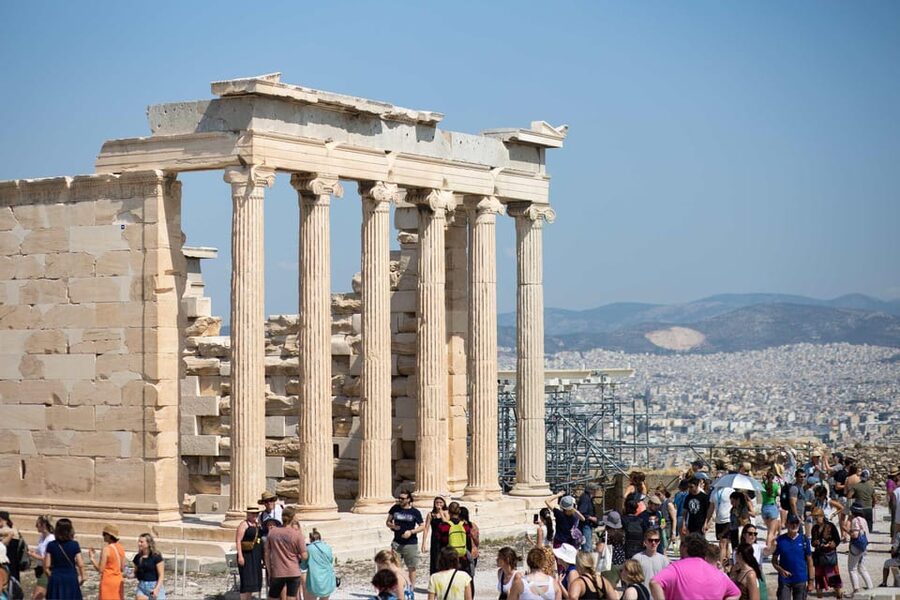 Athens: Hop-On-Hop-Off & Acropolis & Acropolis Mus.& 3 audio - Who should book this Athens experience?