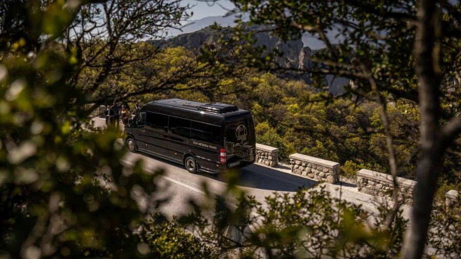 Athens to Meteora, Day Trip with Local Guide,up to 9 people - From St. Larissis to Kalabaka by train and coach
