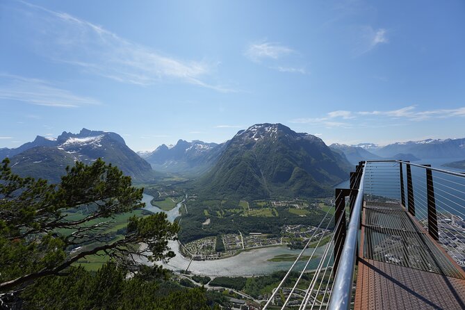 Audio-Guide Bus Tour at Scenic Routes of Åndalsnes to Trollstigen - Troll Wall is the clearest highlight on the alternative route