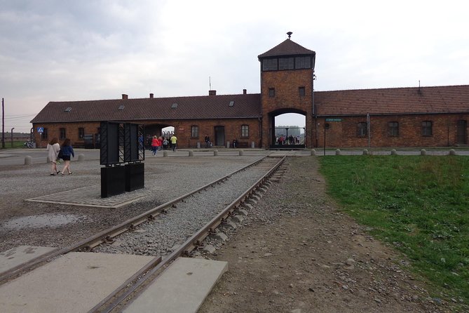 Auschwitz-Birkenau Museum Half-Day Bus Tour from Krakow - Why this Krakow to Auschwitz tour works well