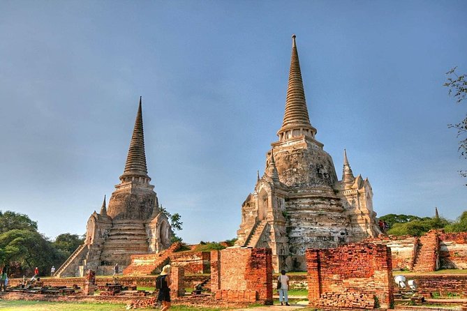 Ayutthaya’s Top Temple & Boat Tour From Bus Station - Boarding at Chao Phrom Market Pier