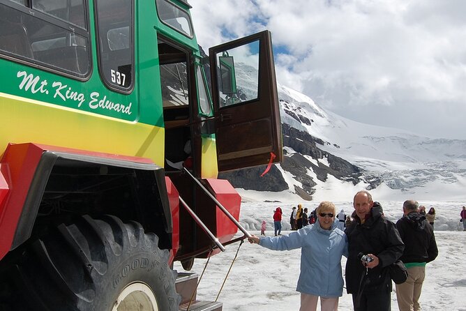 Banff Lake Louise Excursion - 3-Day Calgary To Vancouver Bus Tour - Banff free time and the optional Sulphur Mountain choices