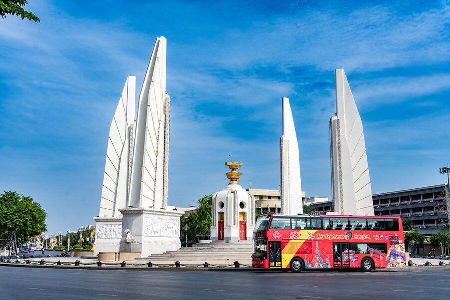 Bangkok: City Sightseeing Hop-On Hop-Off Bus Tour - Audio commentary and what the ride feels like