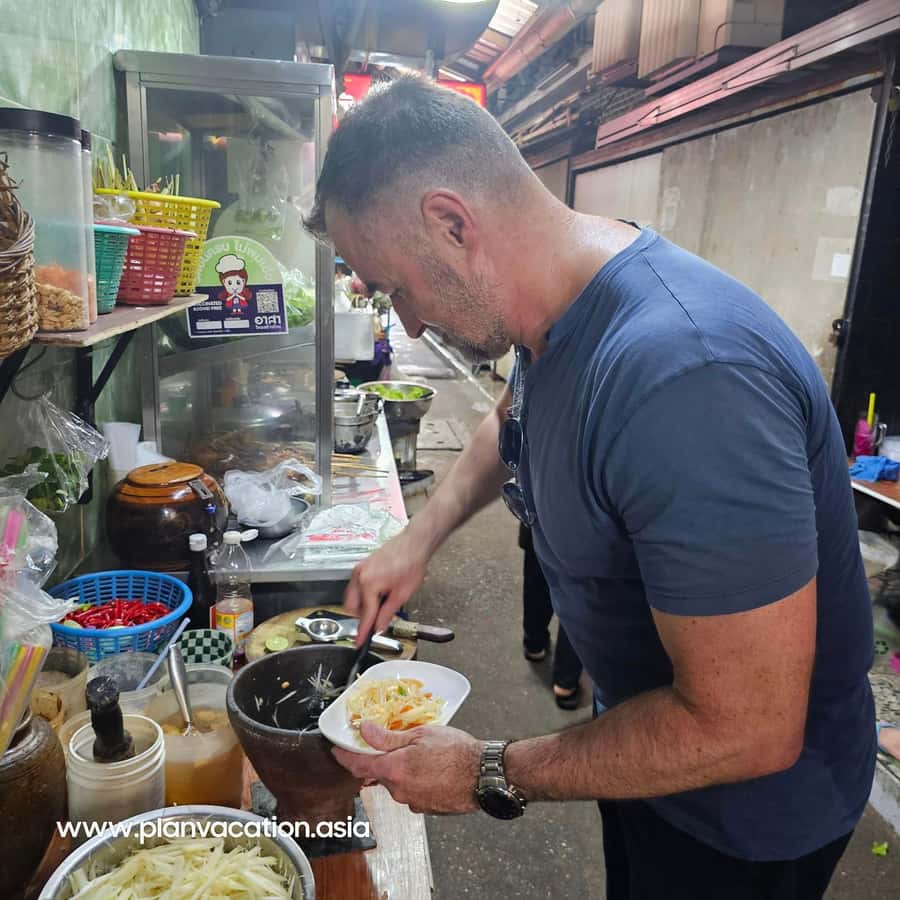 Bangkok: Full-Day Hop-On Hop-Off Walking Tour Mini Group - Starting at Saphan Taksin and Sathorn Pier