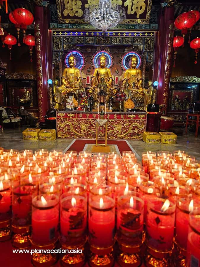 Bangkok: Full-Day Hop-On Hop-Off Walking Tour Mini Group - Sampeng Market and the edge of Chinatown