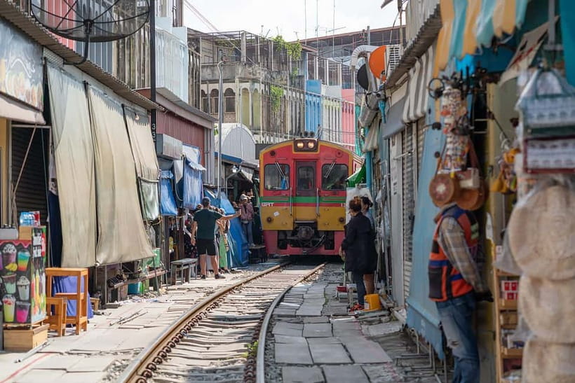 Bangkok: Premium Damnoen Saduak & Railway Market By Food Bus - Why this full-day Bangkok trip works