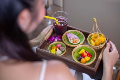 Premium Damnoen Saduak & Railway Market By Food Bus