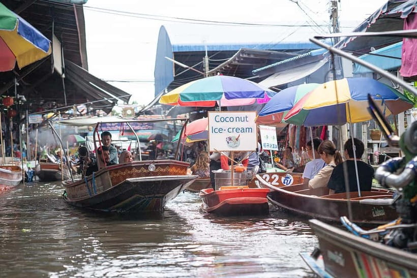 Bangkok: Premium Damnoen Saduak & Railway Market By Food Bus - Eighty minutes by longtail boat at Damnoen Saduak