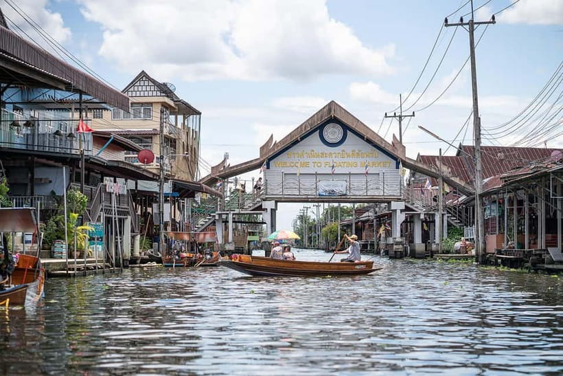 Bangkok: Premium Damnoen Saduak & Railway Market By Food Bus - Stilt homes, sugar making, and the old canal