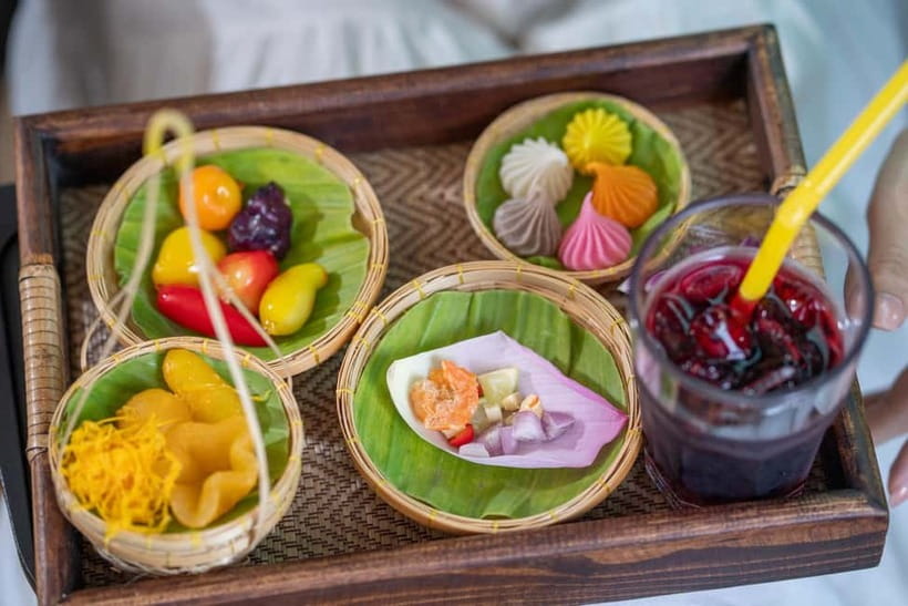 Bangkok: Premium Damnoen Saduak & Railway Market By Food Bus - What the photographer adds