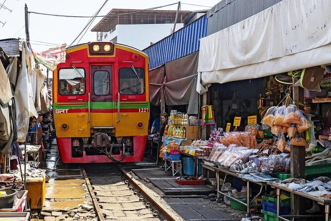 Bangkok Thai Bus Food Tour - Wat Saket and the Golden Mount Area