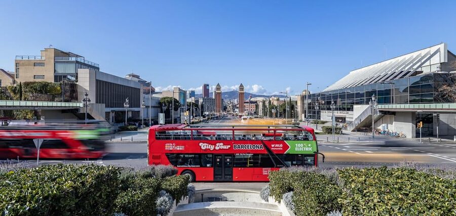 Barcelona: 24 or 48-Hour Hop-On Hop-Off Bus Tour - The green route: Gaudí, Gràcia, and Barcelona’s artistic side