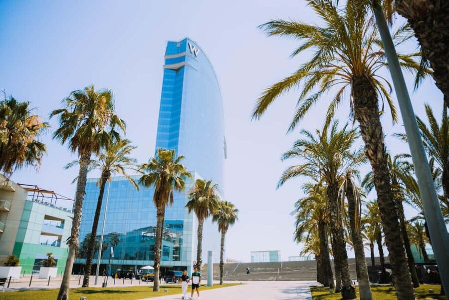 Barcelona: Bus Nàutic with tapas tasting - Starting at Moll de Drassanes