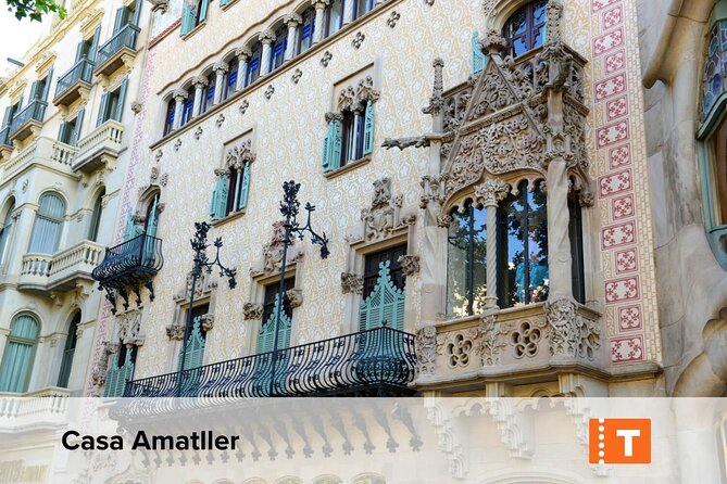 Barcelona City Card with 30+Attractions, Tours and Hop on Hop off - A smart first day with the hop-on hop-off bus