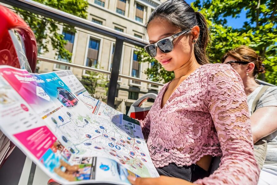 Barcelona: City Sightseeing Hop-On Hop-Off Bus Tour - The Red Route, from Plaça de Catalunya to the waterfront