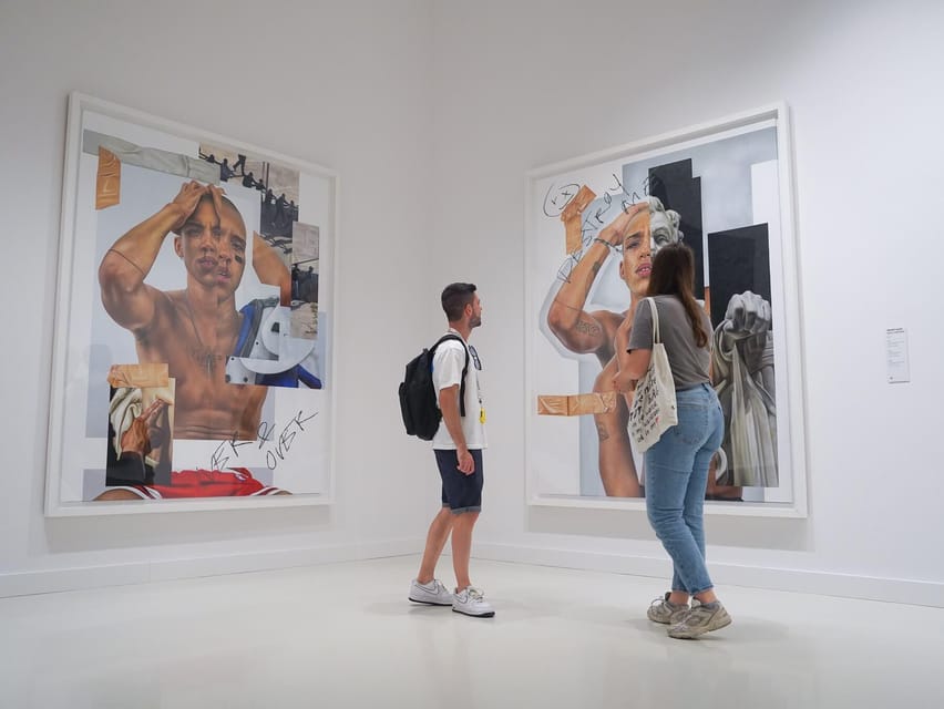 Barcelona: Hop-On Hop-Off Bus and Moco Museum Ticket - Key points before you book