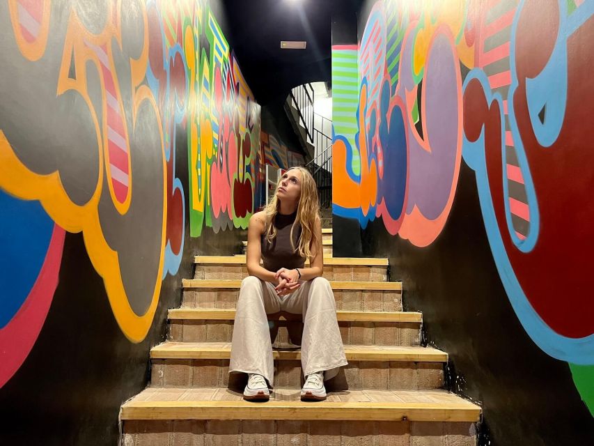 Barcelona: Hop-On Hop-Off Bus and Moco Museum Ticket - Audio commentary and comfort on board