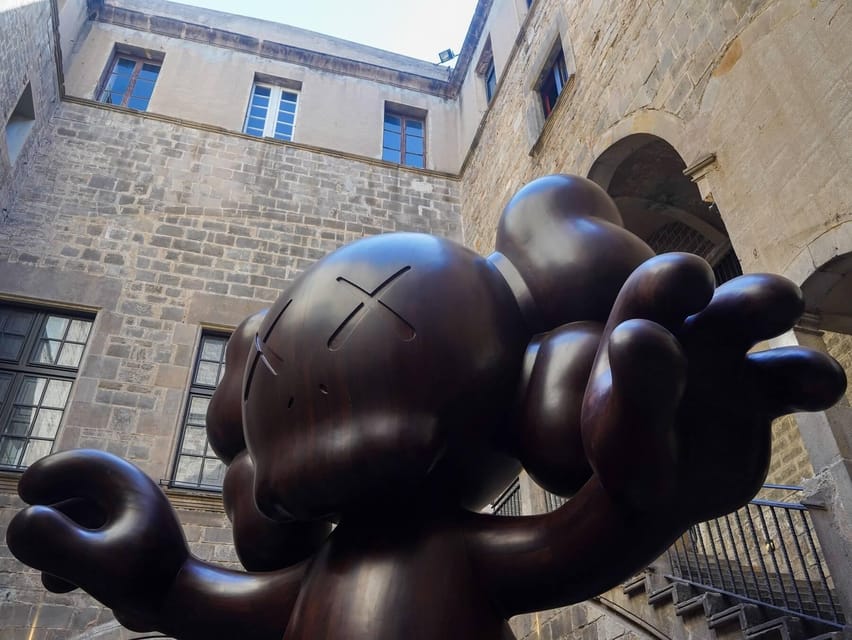 Barcelona: Hop-On Hop-Off Bus and Moco Museum Ticket - Plaça d’Espanya, Sants, and Camp Nou