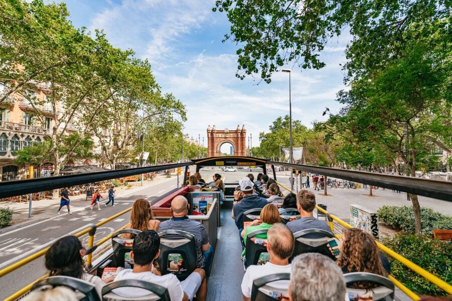 Barcelona: Hop-On Hop-Off Bus & Aquarium Tour - How to plan one day or two