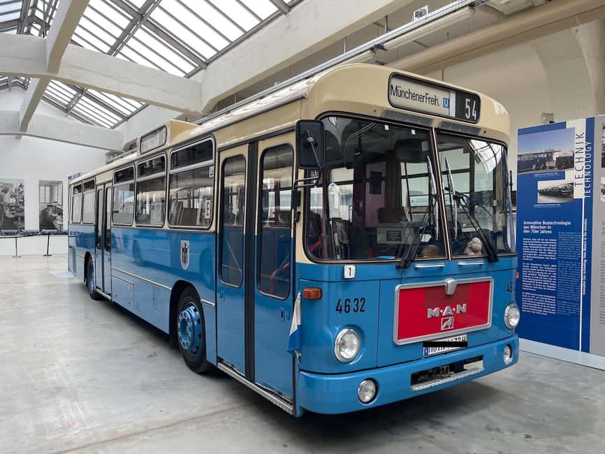 Bavarian Bus Tours Sightseeing Munich with free drinks - Maximilianstraße and Isartor