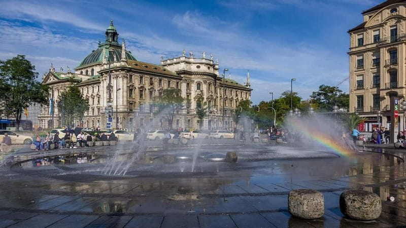 Bavarian Bus Tours Sightseeing Munich with free drinks - The included drinks and the Hofbräu touch
