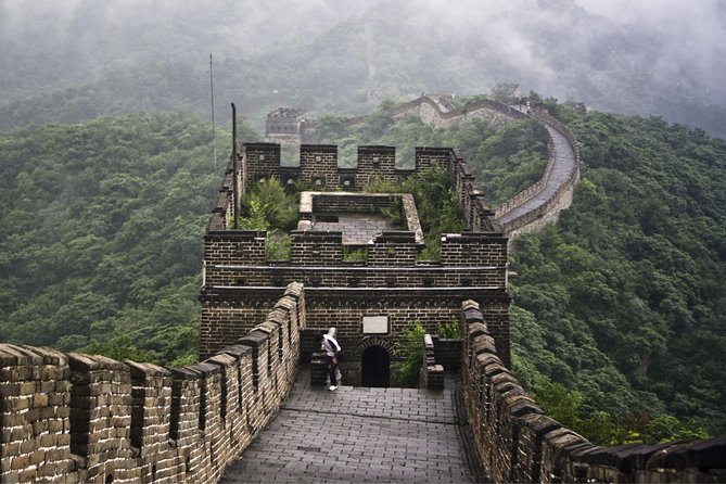 Beijing Group Coach Tour to Mutianyu Great Wall Without Lunch - Walking the 6-Kilometer Mutianyu Route