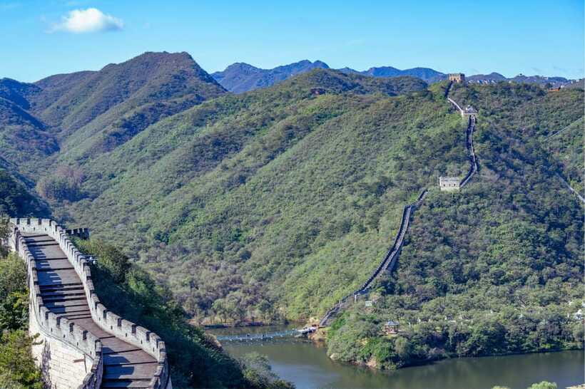 Beijing: Huanghuacheng Lakeside Great Wall Bus/Private Tour - The morning ride to Huanghuacheng