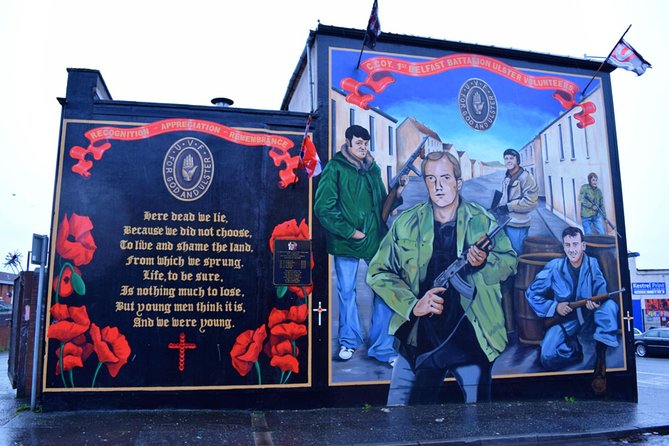 Belfast Hop-on Hop-off Tours - Live guides are the tour’s greatest strength