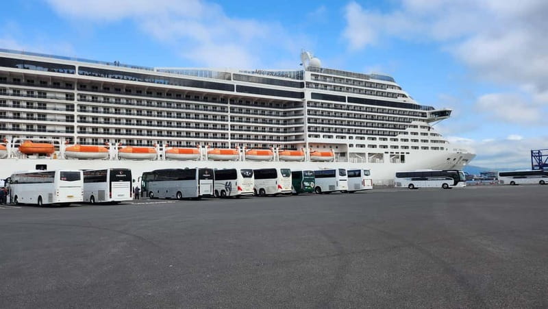 Belfast: Sightseeing Tour HOP ON HOP OFF from the City Hall - Starting at City Hall and the Albert Clock
