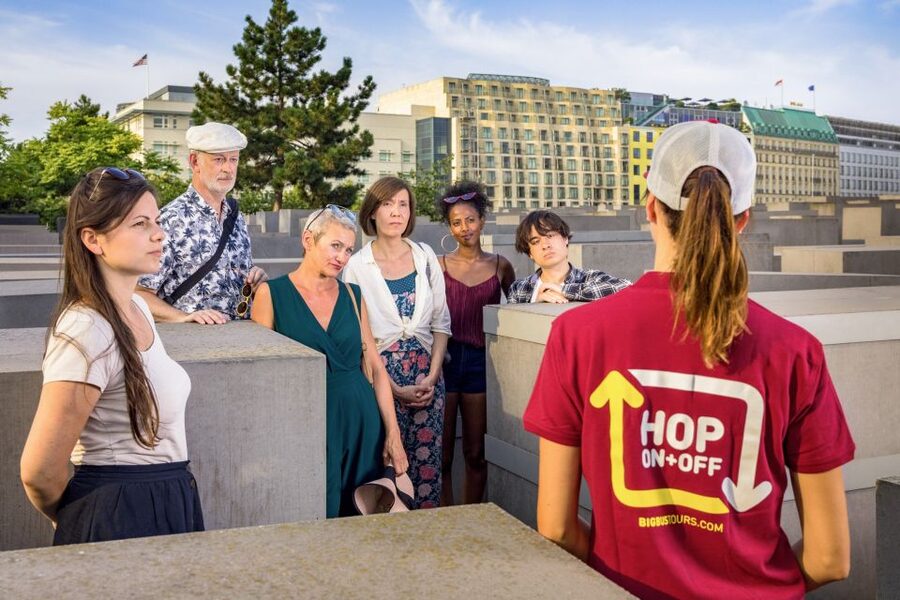 Berlin: Big Bus Hop-On Hop-Off Sightseeing Tour & Currywurst - What the audio guide adds