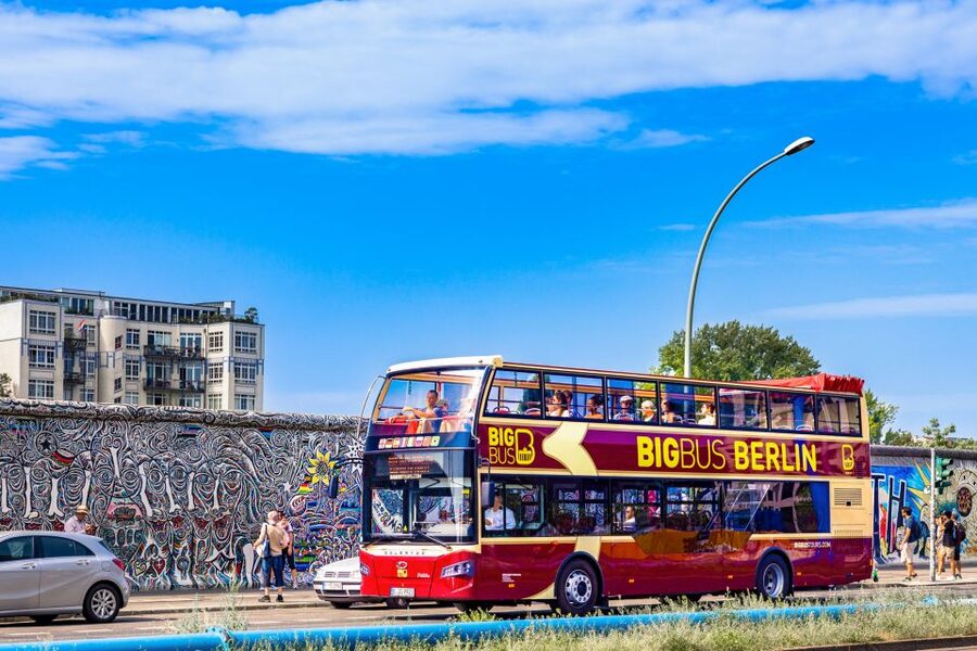 Berlin: Big Bus Hop-On Hop-Off Sightseeing Tour & Currywurst - Timing, weather, and comfort on board