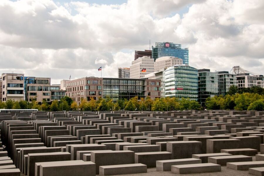 Berlin: City Sightseeing Hop-On Hop-Off Bus Tour - What the audio commentary adds