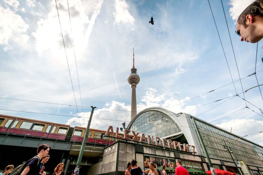 Berlin: East and West Hop-On Hop-Off Bus Tour - Central Station, Tiergarten, and the western return