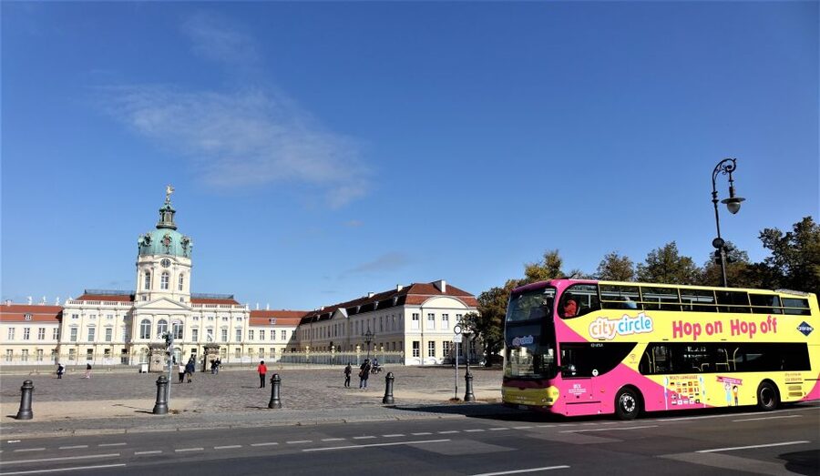 Berlin: East and West Hop-On Hop-Off Bus Tour - Friedrichshain and the East Side Gallery