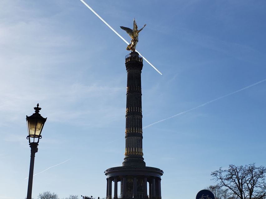 Berlin: Highlights of the City - a Private Bus Tour - Reichstag and the government district