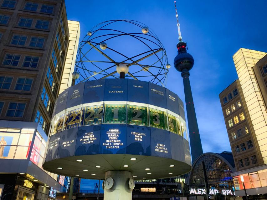 Berlin: Live-Guided Evening Sightseeing Tour by Open-top Bus - The New Synagogue and northern Berlin