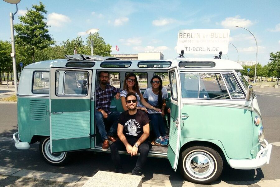 Berlin: Private Sightseeing Tour in Iconic Oldtimer VW Bus - Why the old VW bus changes the whole outing