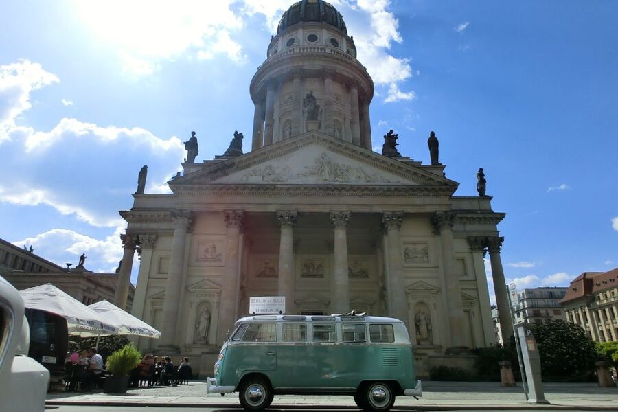 Berlin: Sightseeing Tour in Classic Volkswagen T1 Samba Bus - Is two hours enough?